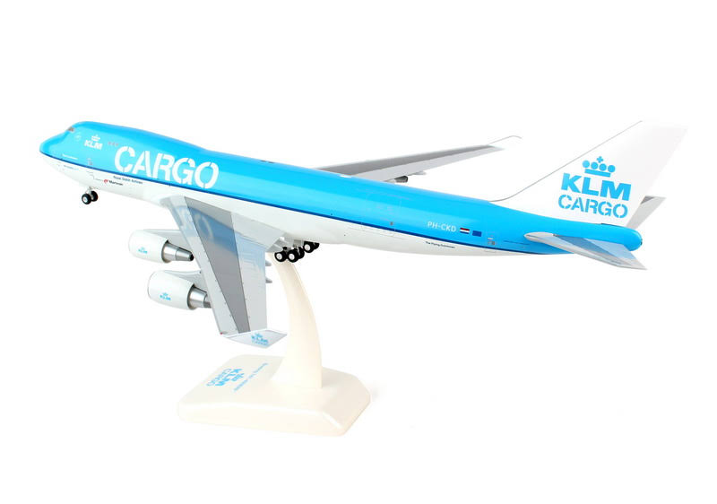 1/200 Boeing 747-400ERF H5312