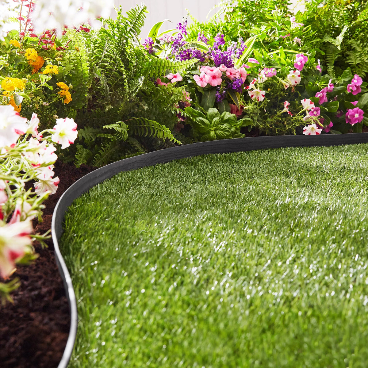 2-inch Tall 30-ft Plastic Black Landscape Edging Z6727