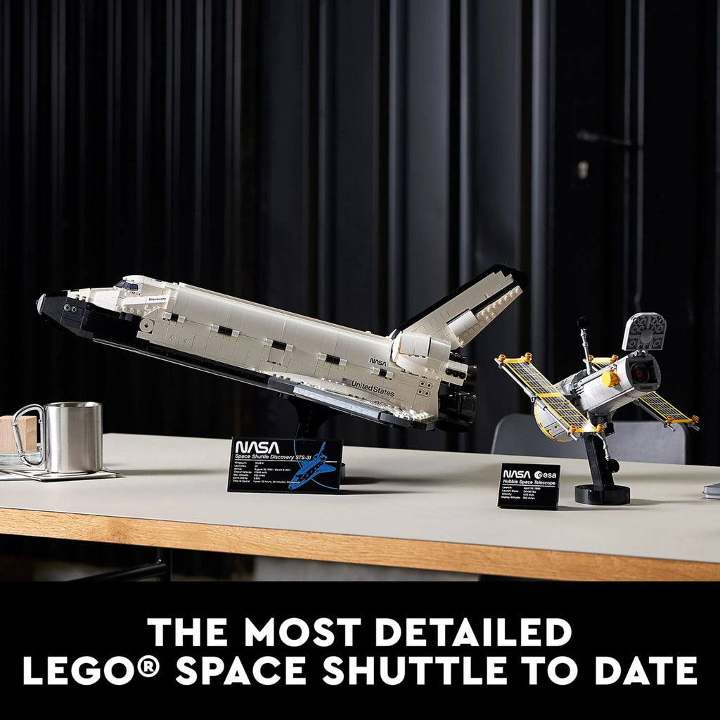 NASA Space Shuttle Discovery Model Building Kit with Hubble Telescope H839
