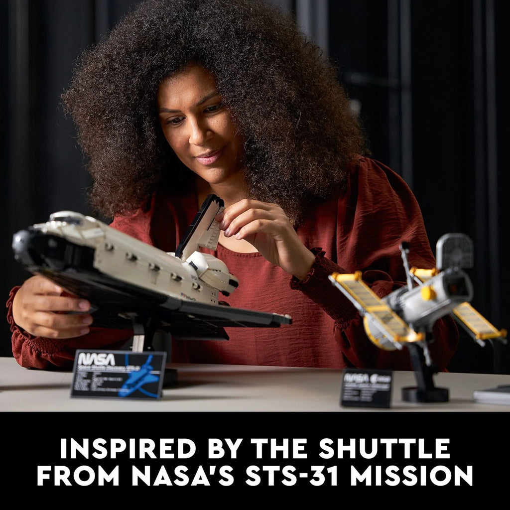 NASA Space Shuttle Discovery Model Building Kit with Hubble Telescope H839