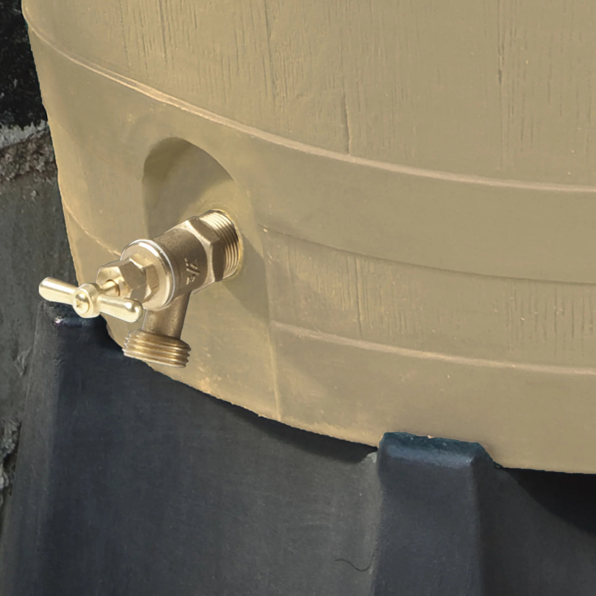 Oak Polyethylene 50 Gallon Rain Barrel with Brass Spigot G723162