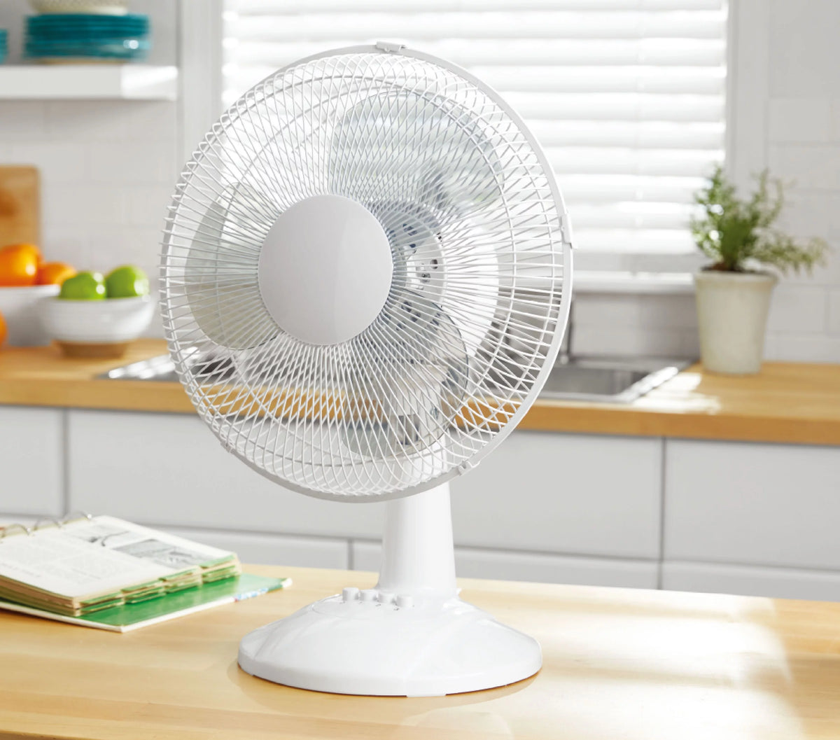 3-Speed Oscillating Table Fan H529