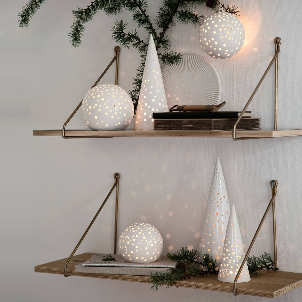 White Tealight Candle Ball 14 cm M752