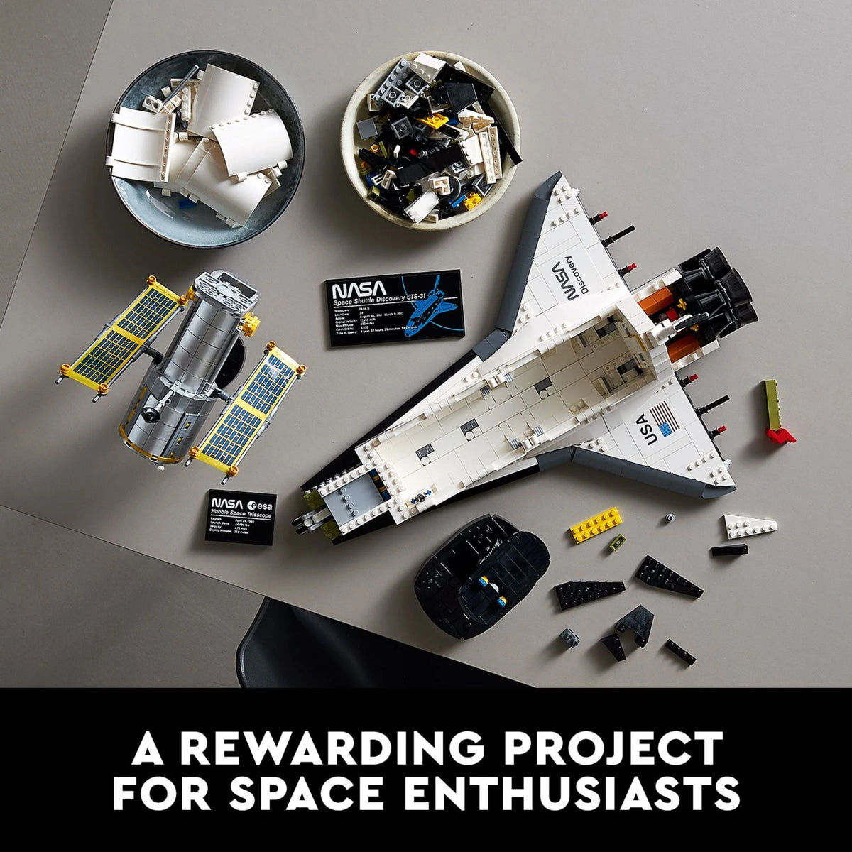 NASA Space Shuttle Discovery Model Building Kit with Hubble Telescope H839